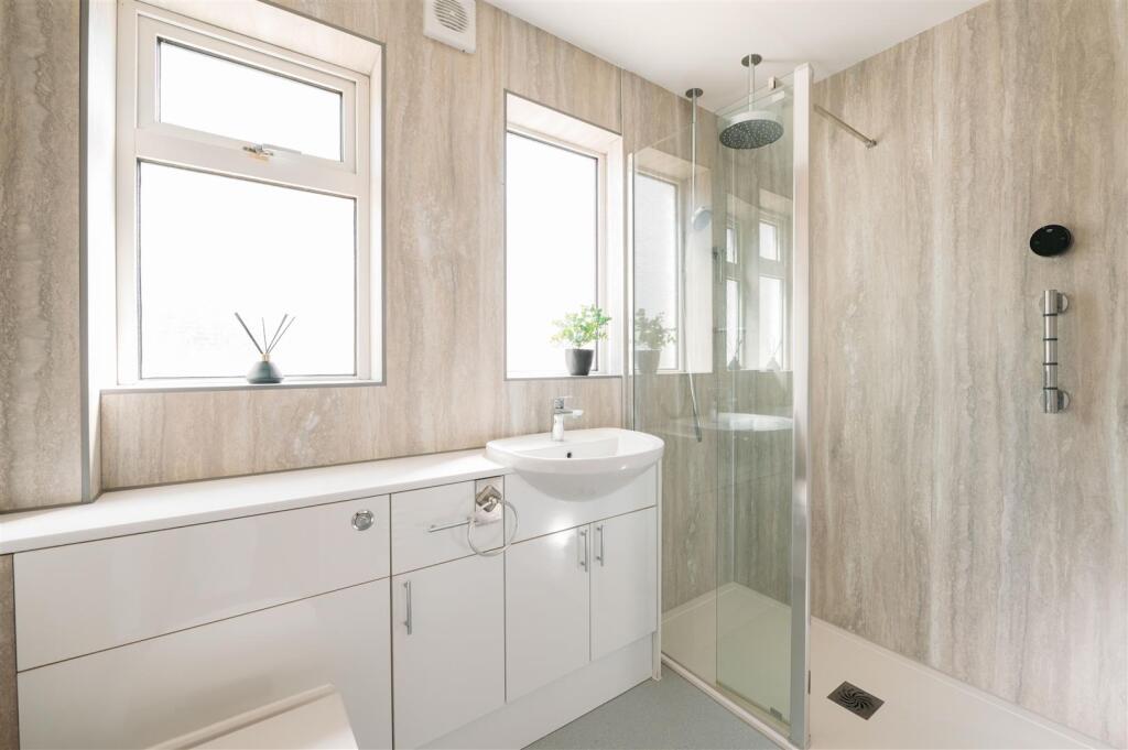 18 Lindsay Avenue, Hitchin-14.jpg