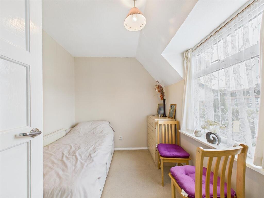 Bedroom: