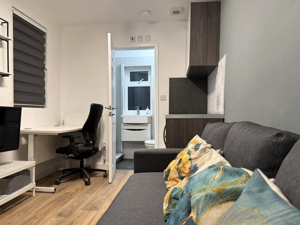 room 4_4.JPG