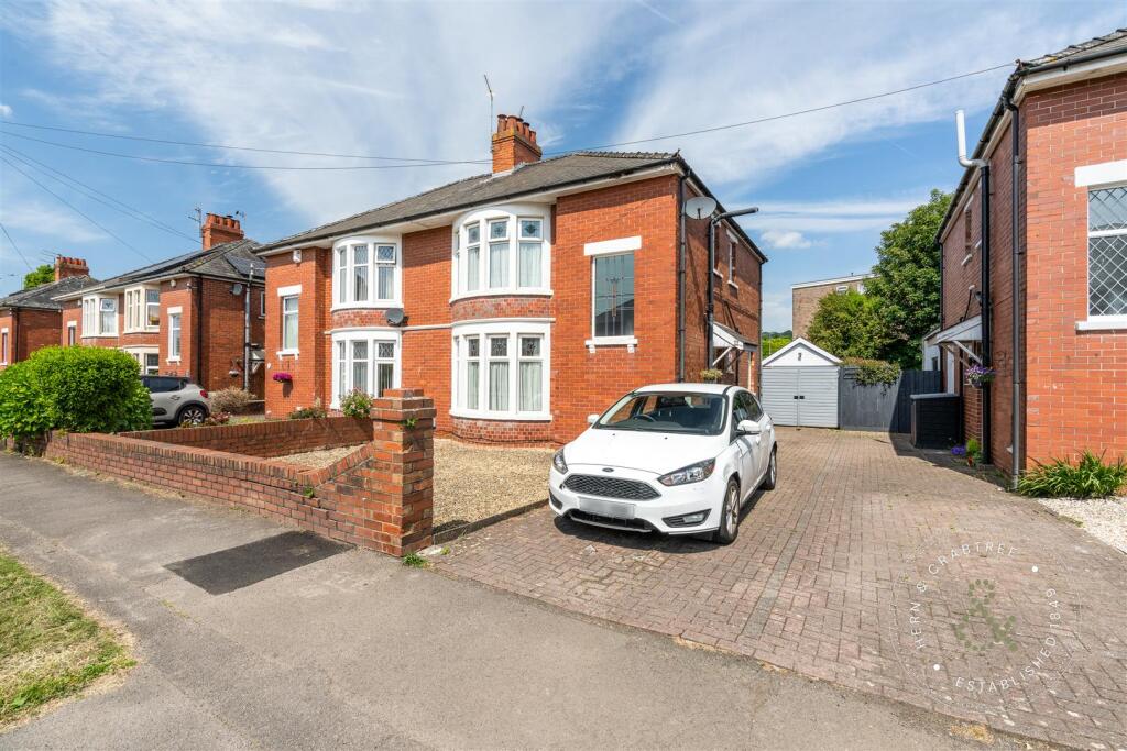 Caedelyn Road, HernCrabtree (13).jpg