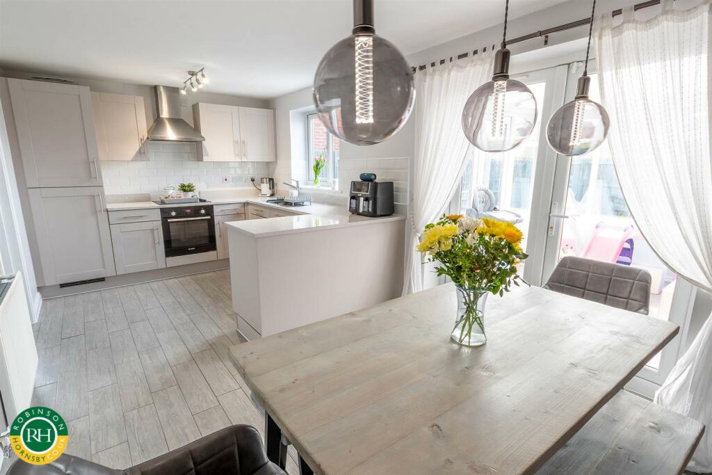 kitchen/dining room