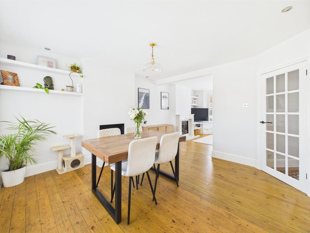 CAM05192G0-PR0070-STILL013