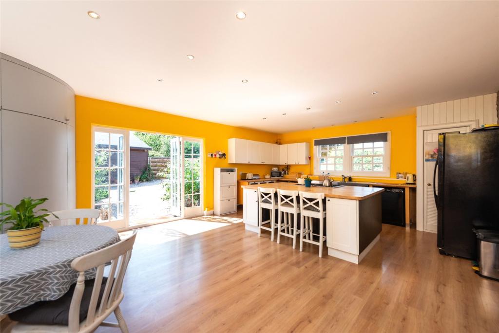 Living/Kitchen
