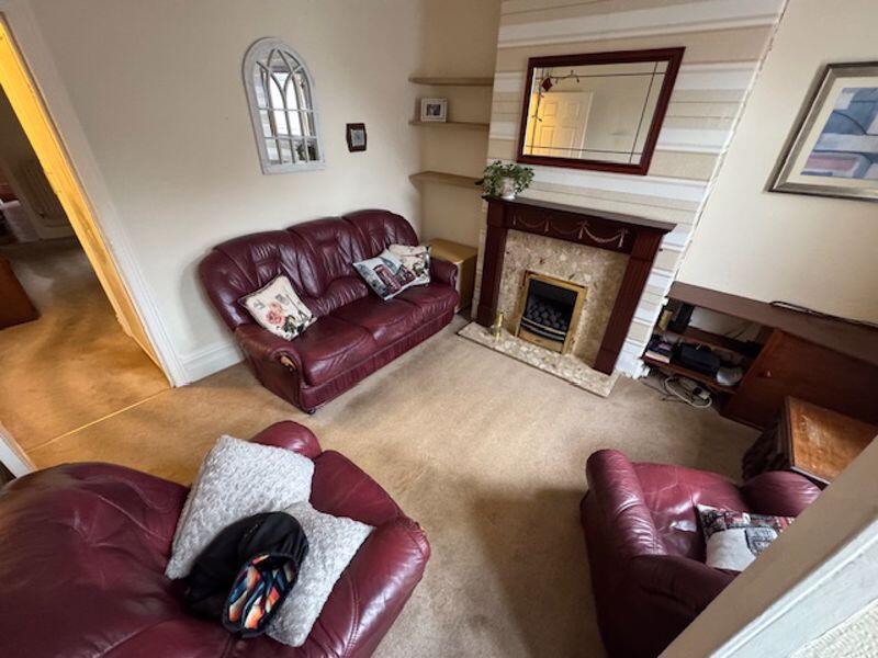 FRONT ROOM