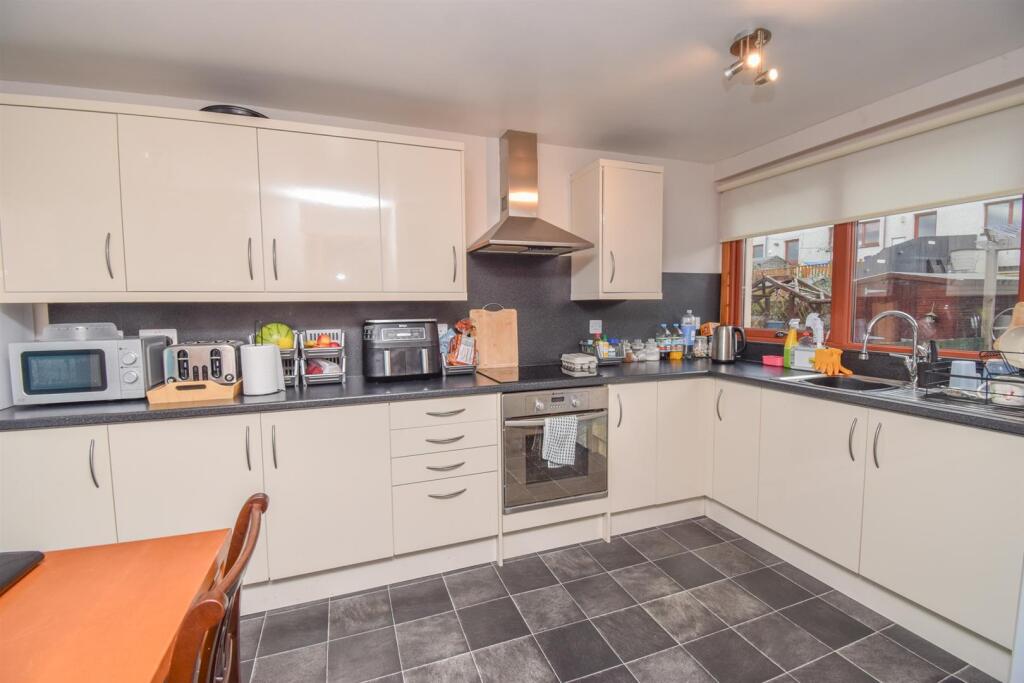 KITCHEN-DINER-2.jpg