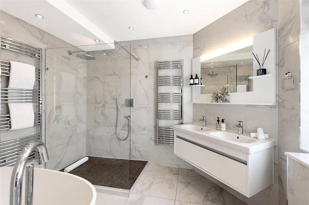 En Suite Bathroom