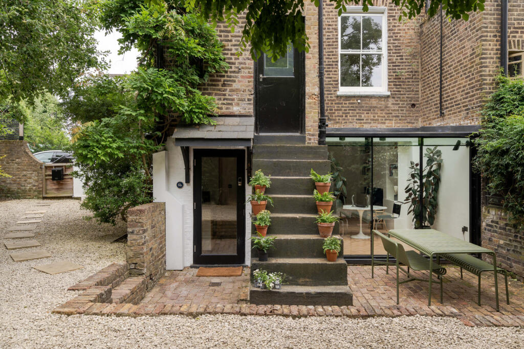 221964 - Morton Road, London, N1 - high res - N...