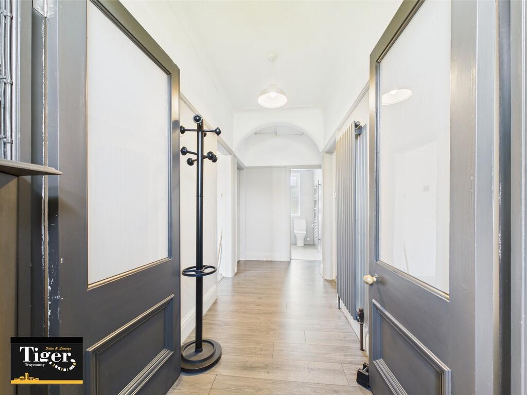 CAM02176G0-PR0586...