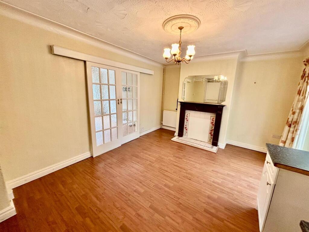 Fitted Dining Kitchen: