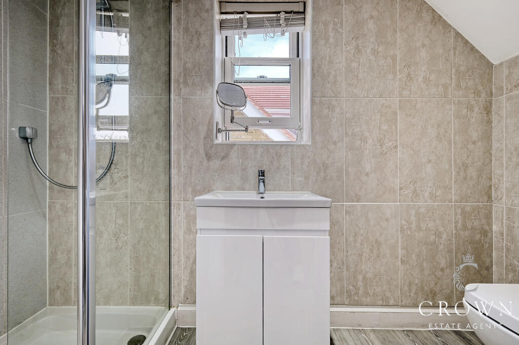 En-suite to Bedroom Two