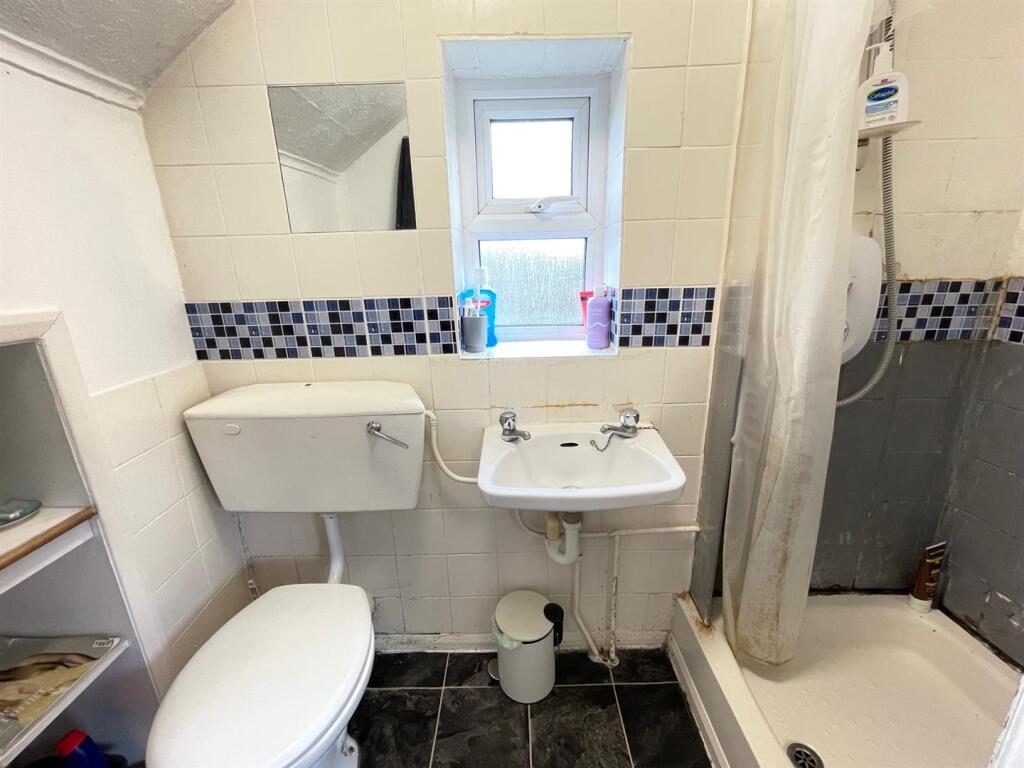 En Suite Shower Room
