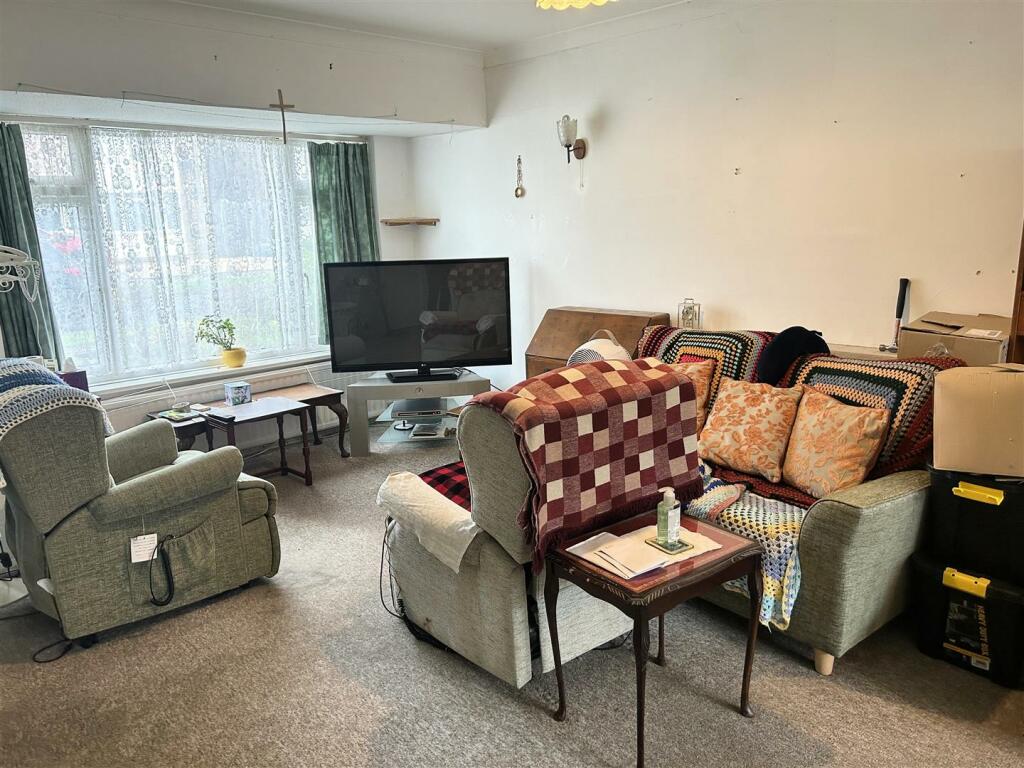 lounge.JPG