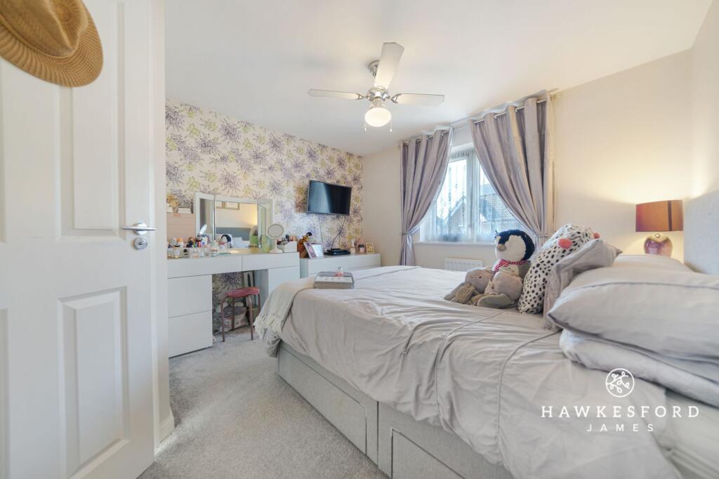 Cornflower Way, Minster on Sea - Bedroom 1