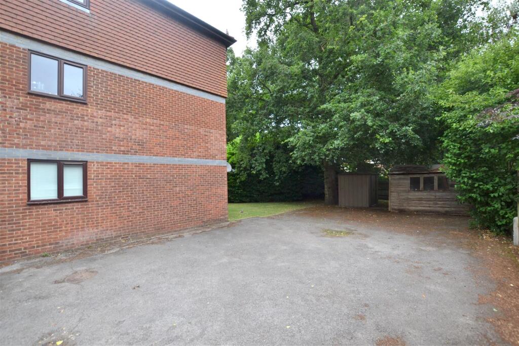 Communal Parking.JPG