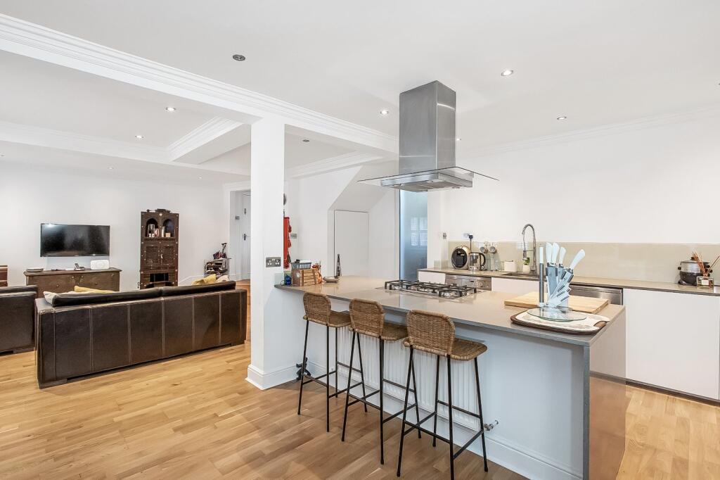 Kitchen/Reception