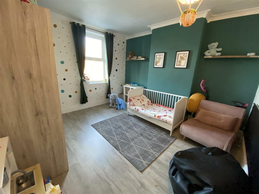 Bedroom no.1 front double: