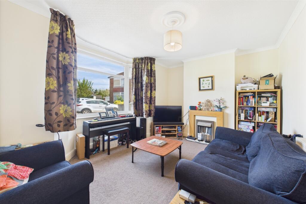 CAM03162G0-PR0253-STILL007