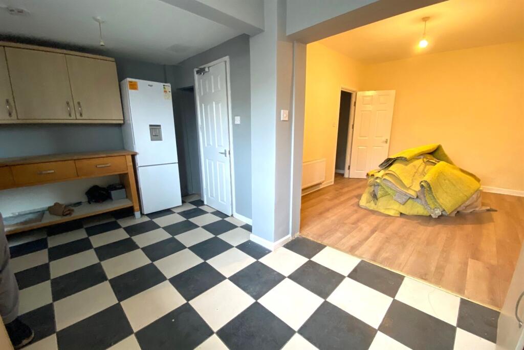 Kitchen and Receptio