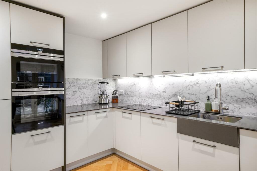 23 Garland Court, Lisgar Terrace - gCjBkOUdVmfsy6V