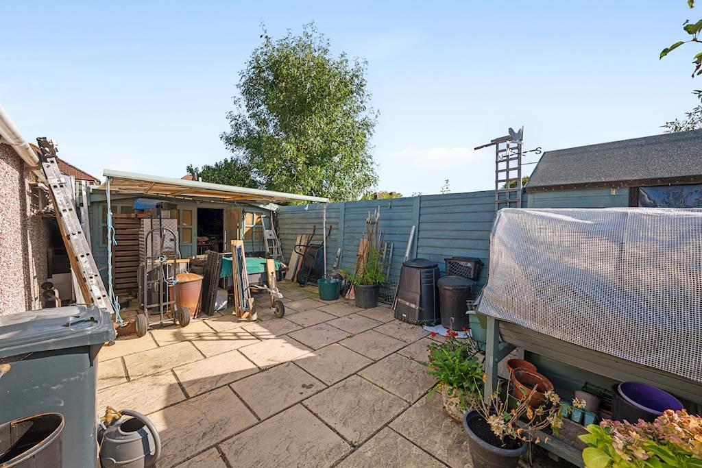 Garage Area Dorset Rd.jpg