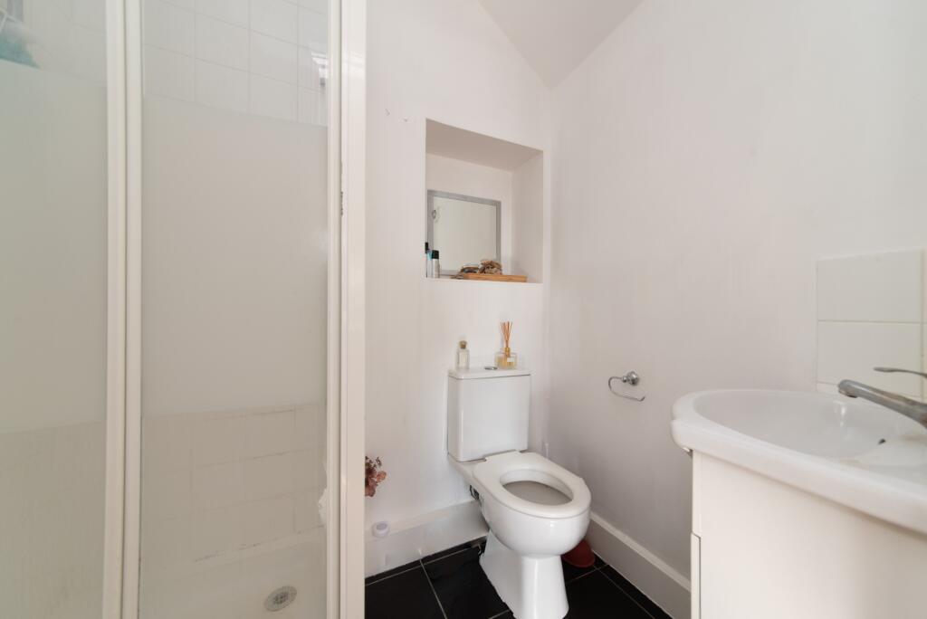 Great North Road, Highgate, N6