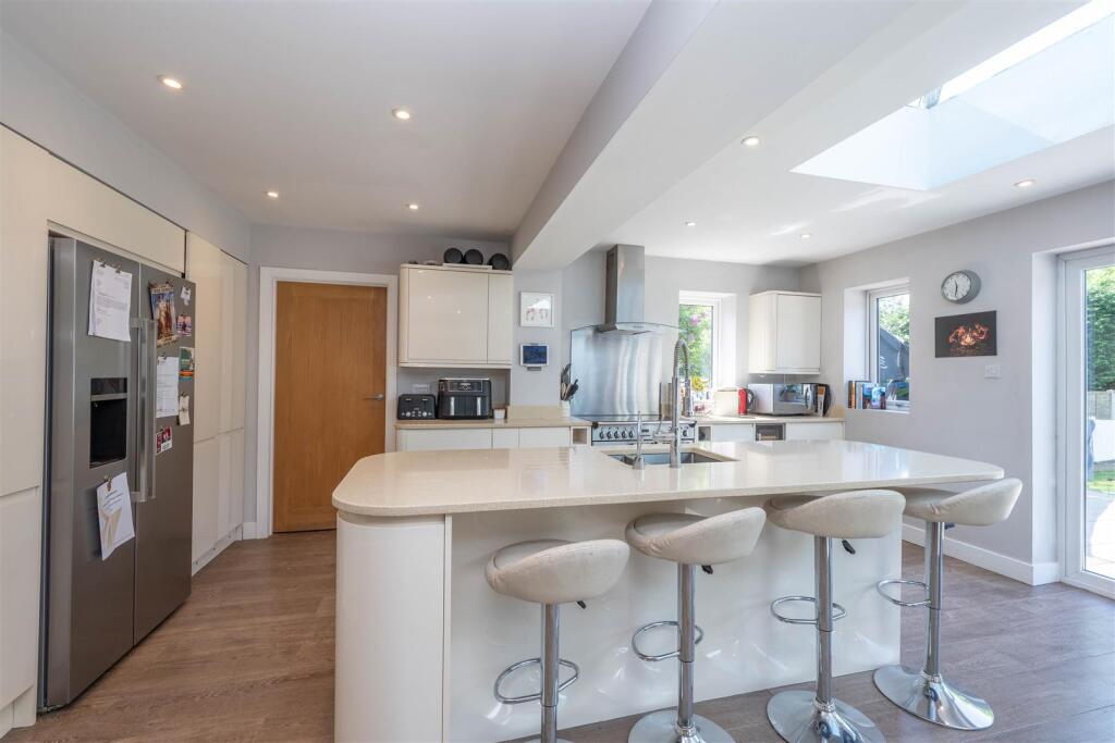 Kitchen Area (Open Plan Kitchen/Dining/Family Room