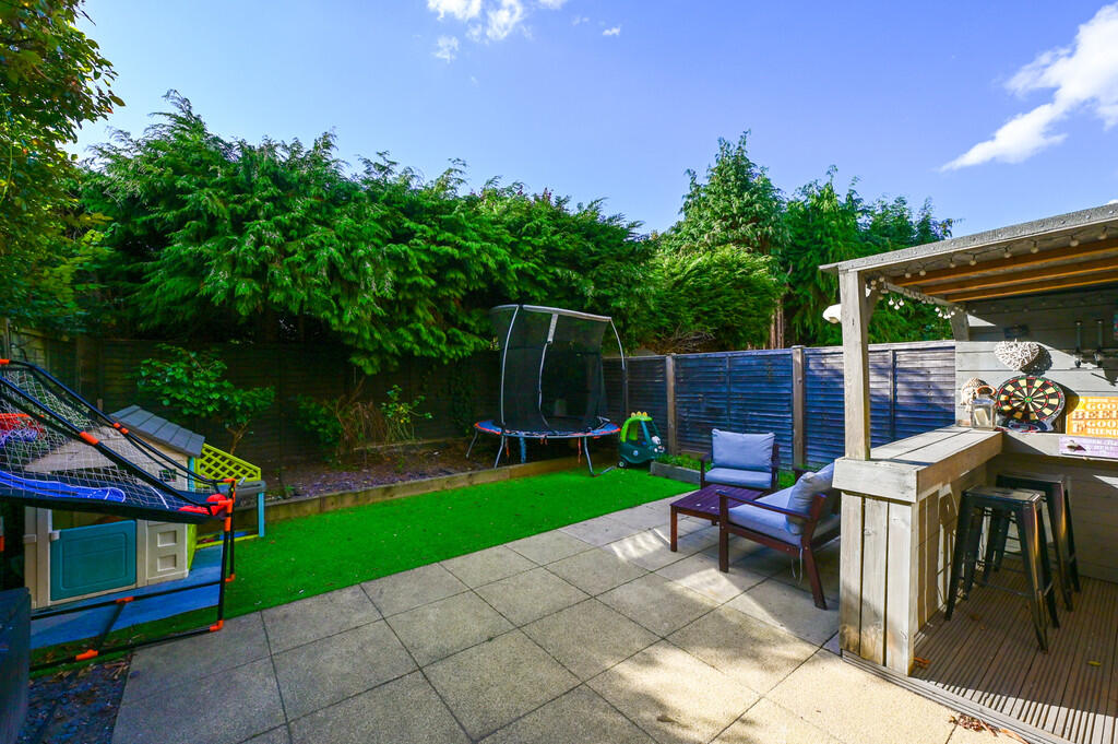 38 Quebec Gardens...