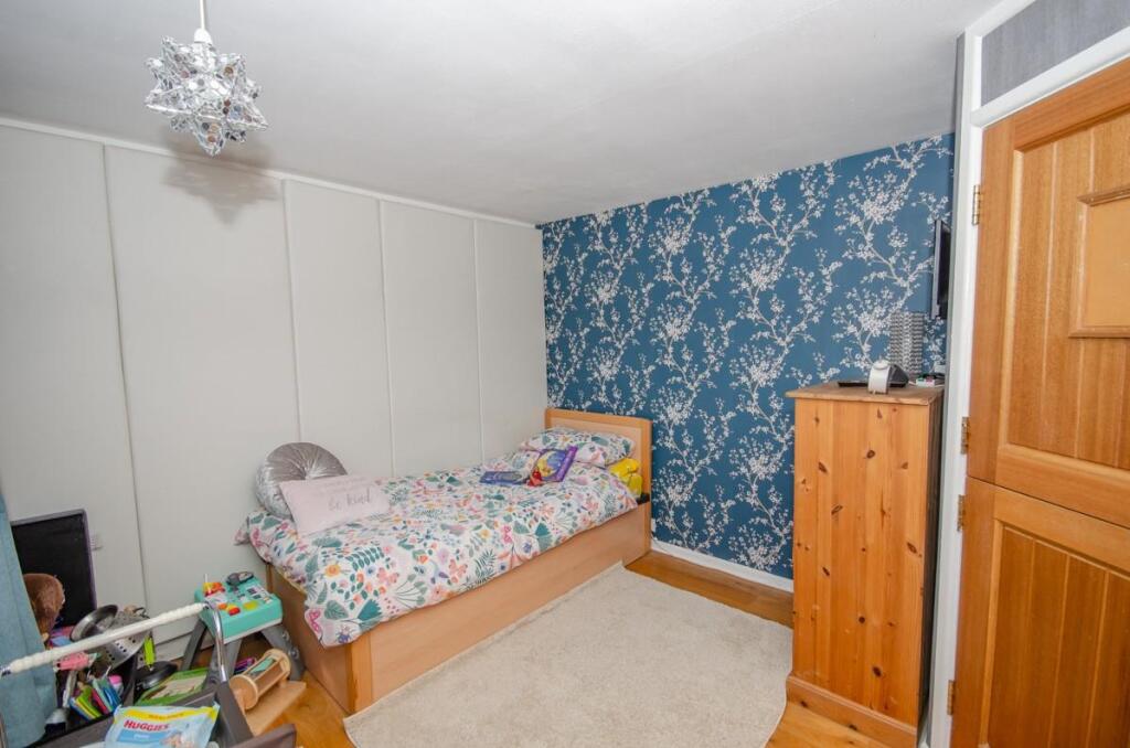 Bedroom 2 pic 2.jpg