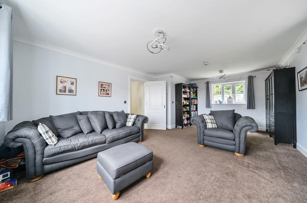 1272690-29-6836f8...