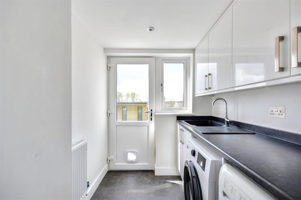 Utility Room_1.jpeg