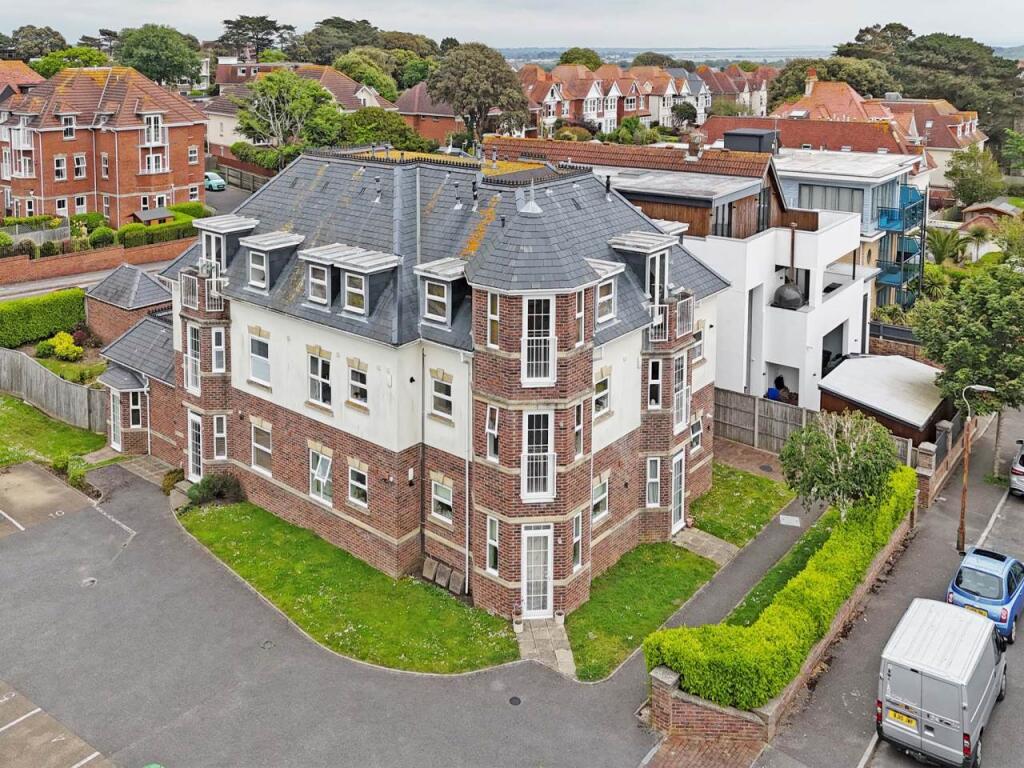 8 Seacrest Ariel vie