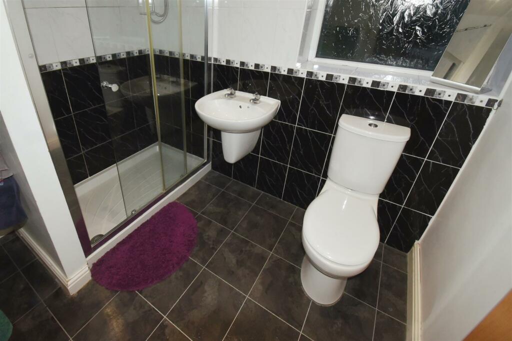 En Suite Shower Room