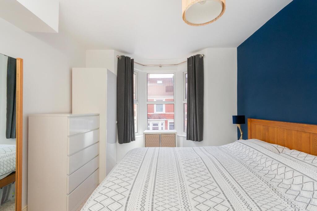 1A1R6BR - Bedroom B.jpg