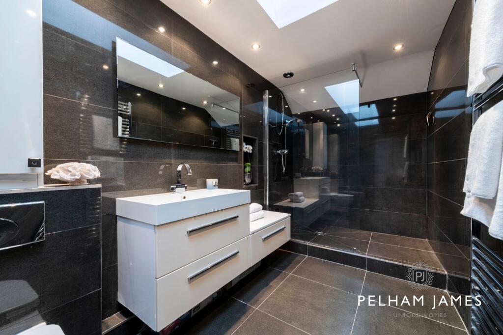 Principal En Suite - Mews Cottage, Woodnewton