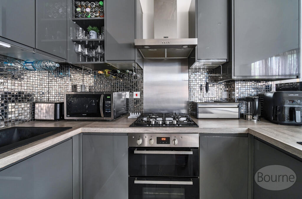 df863bd3-efb7-4aa...