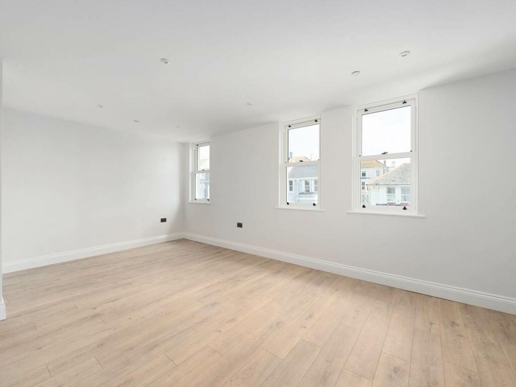 flat 9 living 2