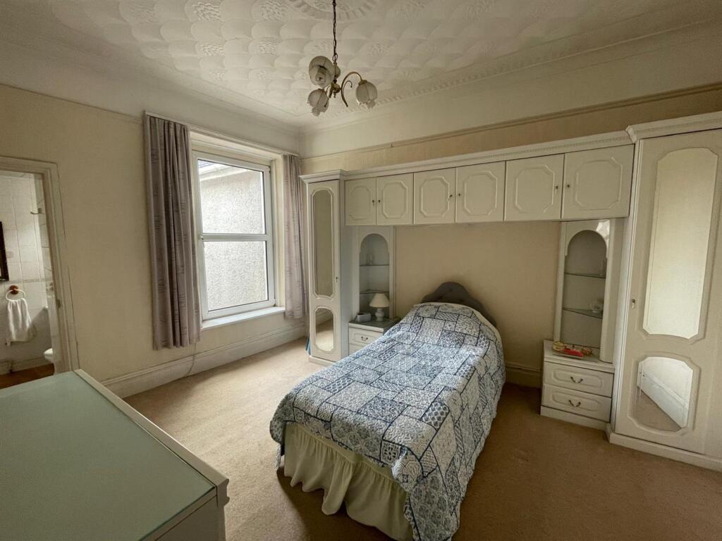 WhatsApp Image 2025-08-26 at 15.04.27_8891adbe.jpg