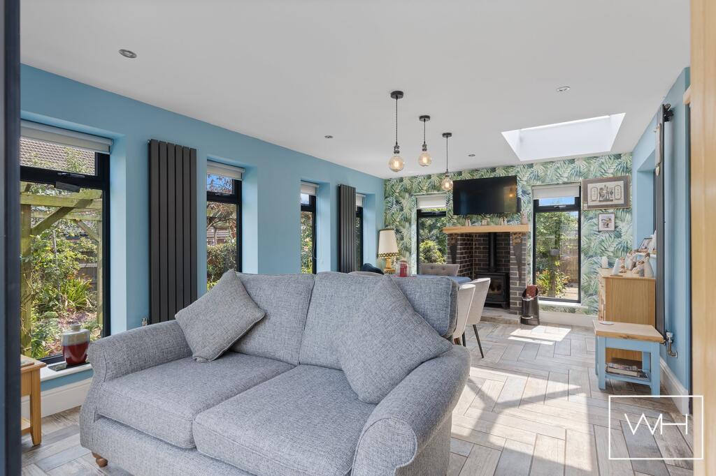 16 Chepstow Gardens,