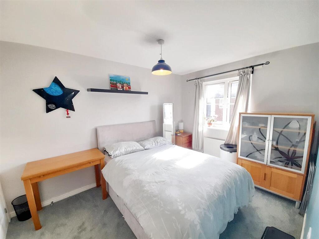 Bedroom 1b new.jpg