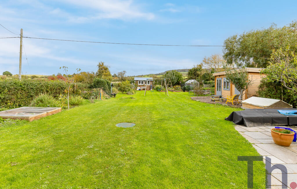 Lawned Rear Garden