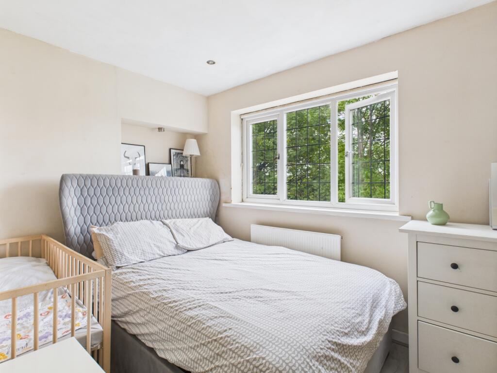 CAM03729G0-PR0109-STILL001