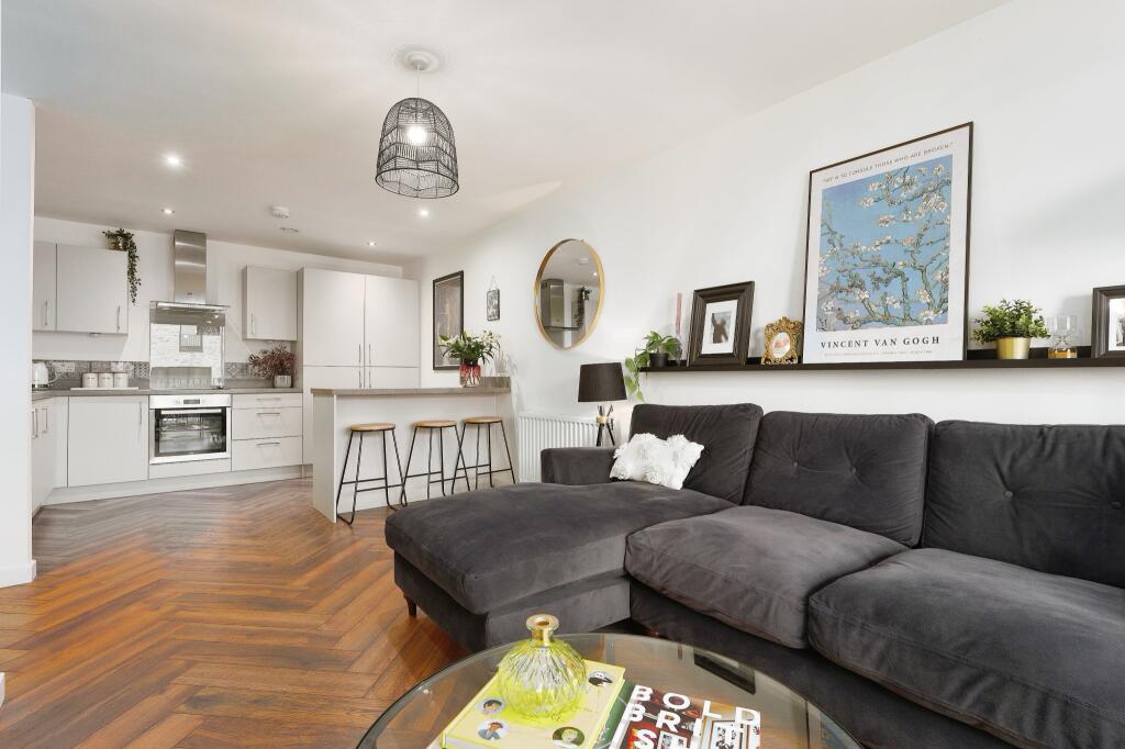 Lounge / Kitchen