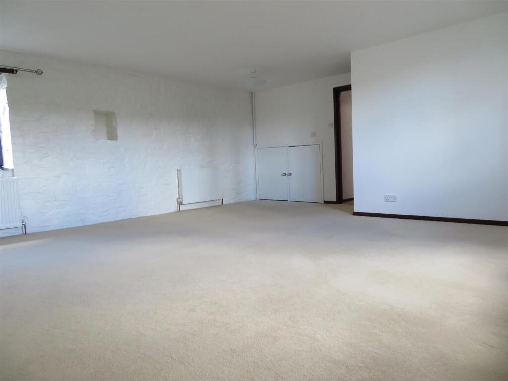 Lounge / Dining Room