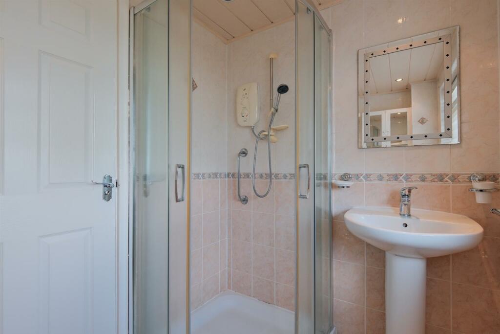 030-30 Braemar Cres, Carluke ML8 4BH.jpg