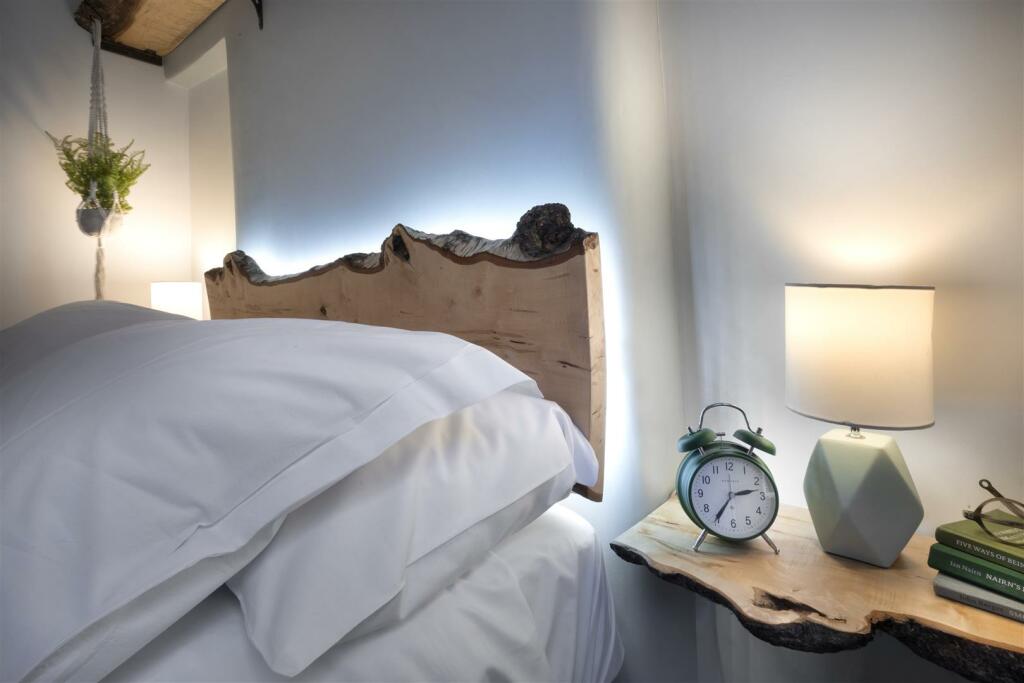 2nd Bedroom - 04 copy.jpg