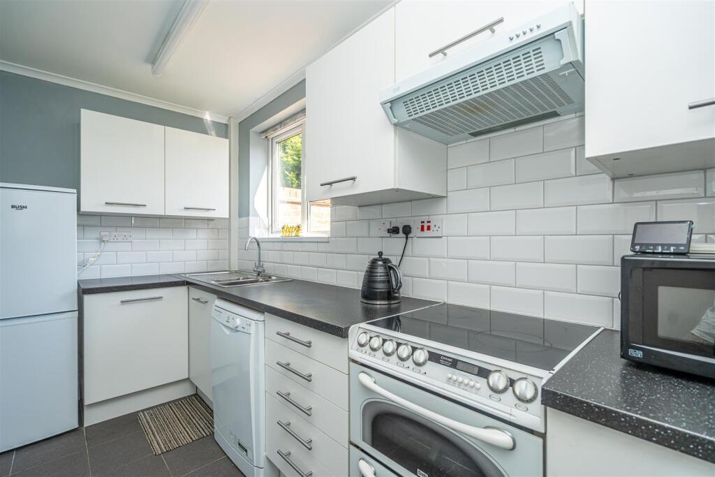 6 Broughton Road (3).jpg