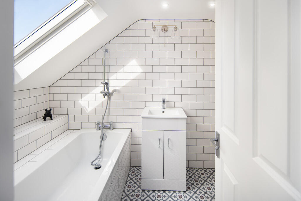 4_Bathroom