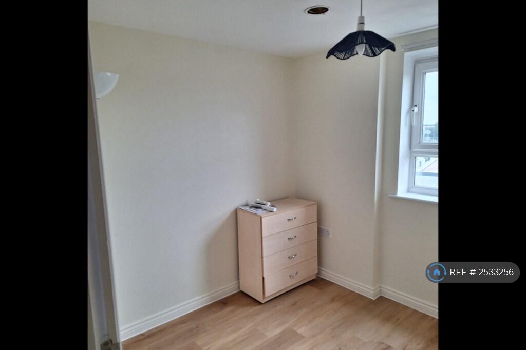 Room 2 Wardrobe And Dresser 