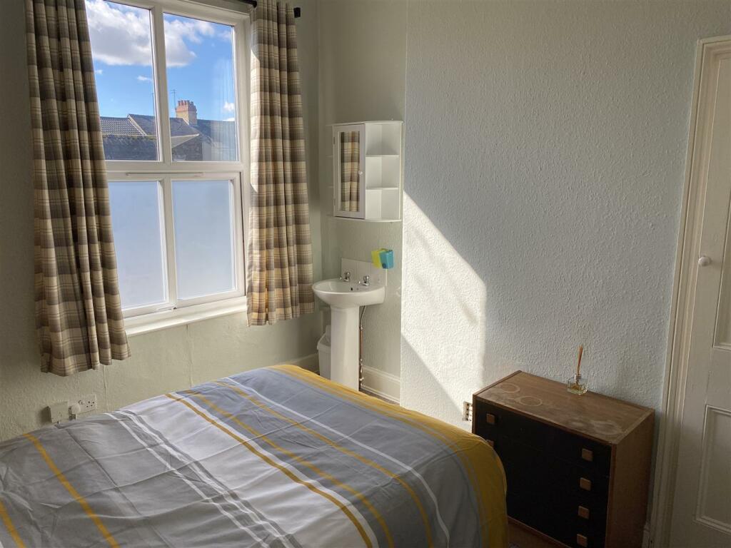 Room 4 USB (3).JPG