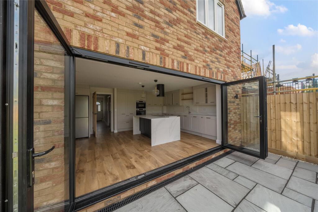 Kitchen/ Bifolds